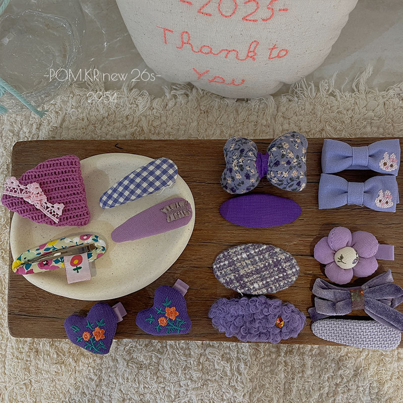 pom.kr Korean version purple fabric handmade children's bye-bye clip retro knitted embroidered flower duck clip headwear for women Application Scenario