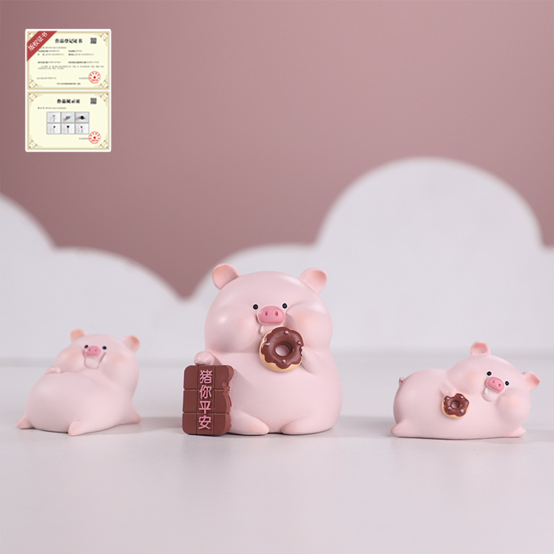 Resin small decorative items, creative home living room table decoration, plush toys, light luxury decorative items wholesale, cartoon decorative pig Nannan details Picture