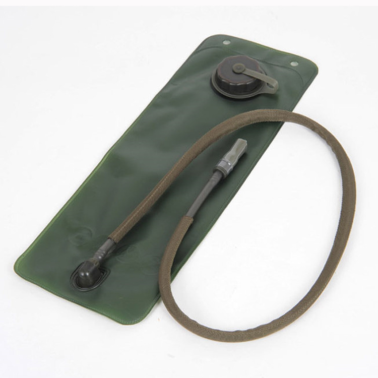Outdoor portable folding drinking water bag, cycling, camping, mountain climbing, running water bag, large-capacity sports water storage bag Application Scenario