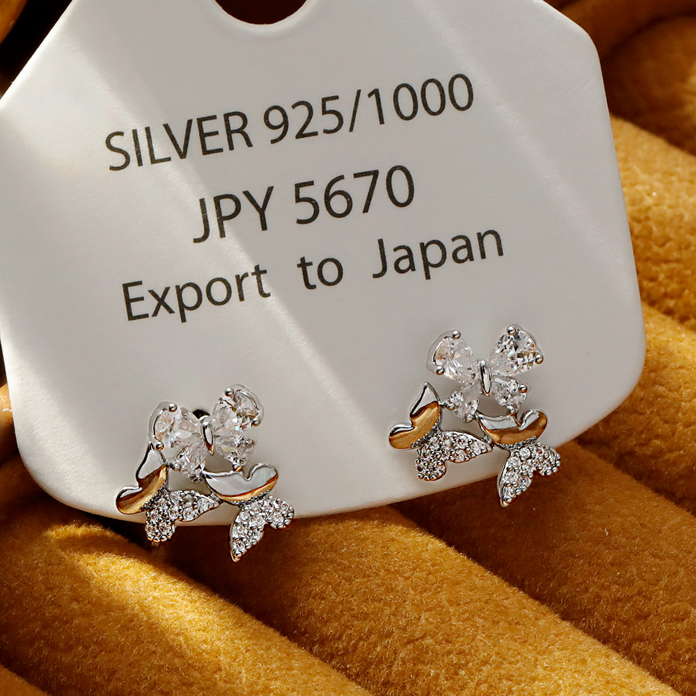 Hyacinth's niche design, the hollowed-out and sparkling zircon butterfly earrings, exude a sense of high-end women's elegance and a light luxury style. They are elegant and grand earrings and stunning stud earrings Specification image