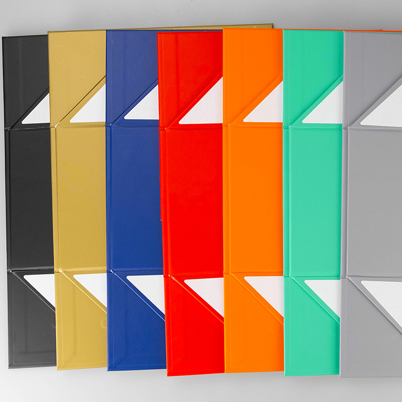 White seven-color folding gift box with printing and transportation space, flip-top gift box, in-stock packaging paper box Application Scenario