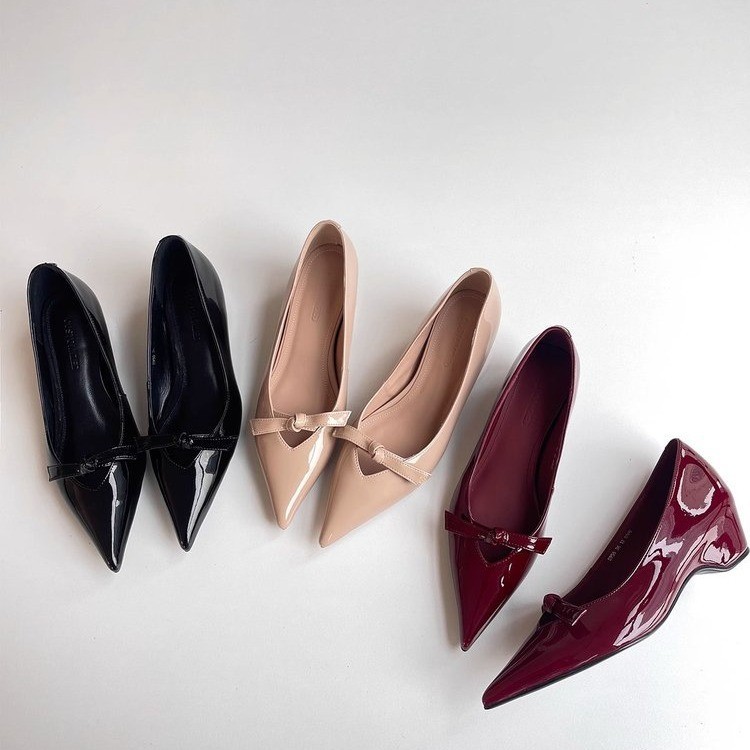 The 2025 new model of the girl's heart knot, with a 5-centimeter inner height increase, pointed V-shaped evening style, elegant toe seam, sweet and elegant single shoe Application Scenario
