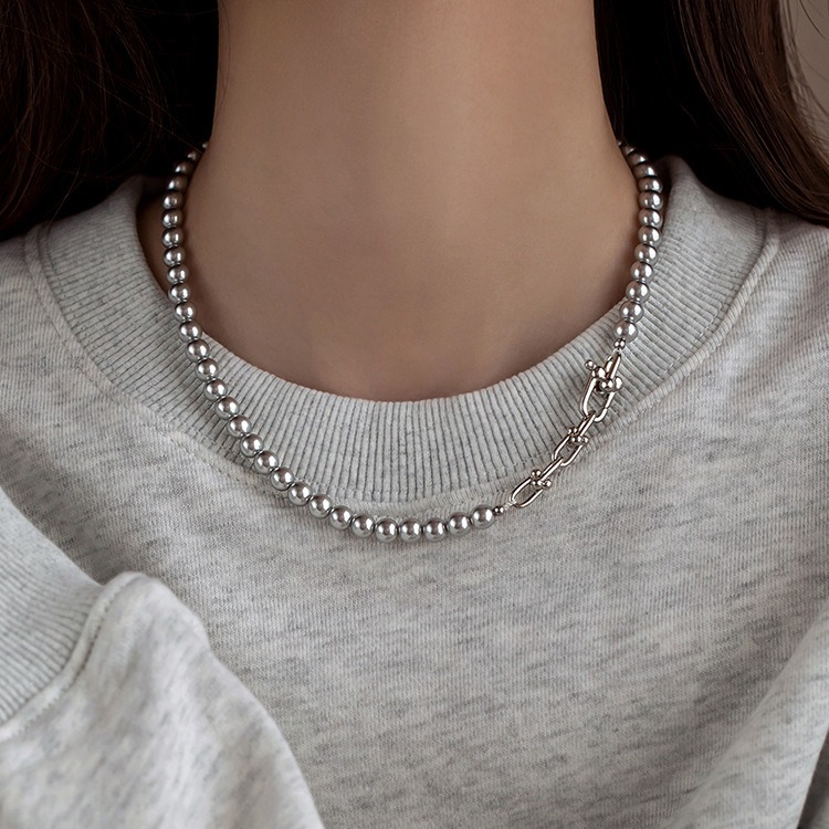 Shi Jia Zhen Duo Duo Mottled grey pearl neck chain horseshoe buckle Women's 2024 new bestseller sweater chain collarbone chain Light luxury Application Scenario
