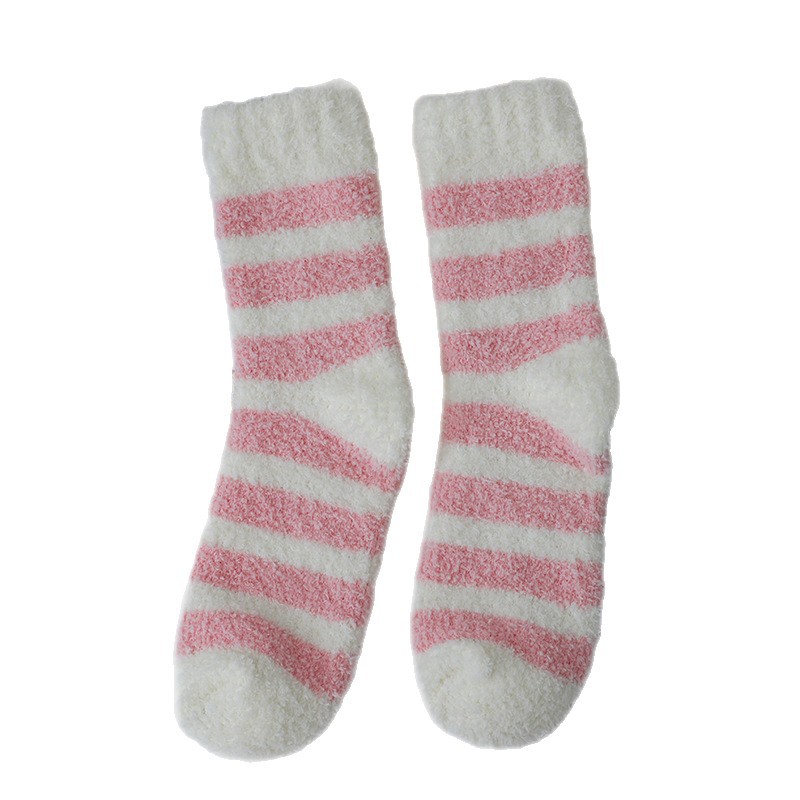 One-piece delivery service for coral fleece socks, mid-calf socks for women in autumn and winter, fleece and thickened postpartum socks, loose and warm floor socks for home sleep Item Picture