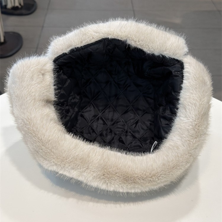 Suede fleece cap for children to make their faces look smaller in winter, protect their ears, keep warm, thickened, cycling, skiing in Northeast China, and protect against the cold, Lei Feng cap Application Scenario