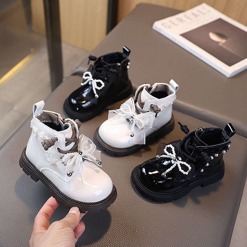 女童纯色短靴2025秋季新款儿童珍珠装饰可爱蝴蝶结公主马丁靴单靴