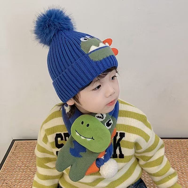 Children's hats, scarves, dinosaur sets, baby autumn and winter, baby boys, woolen knitted ear protectors, winter Korean version Application Scenario