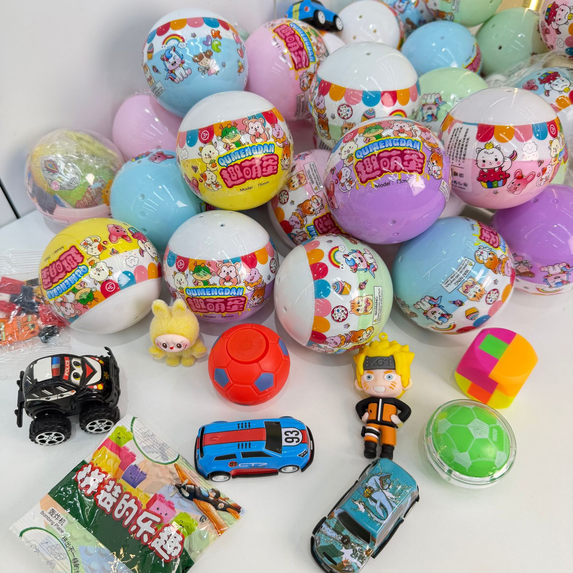 75mm扭蛋玩具混装公仔手办覆膜款75号扭蛋半彩色75mm扭蛋厂家批发产品图