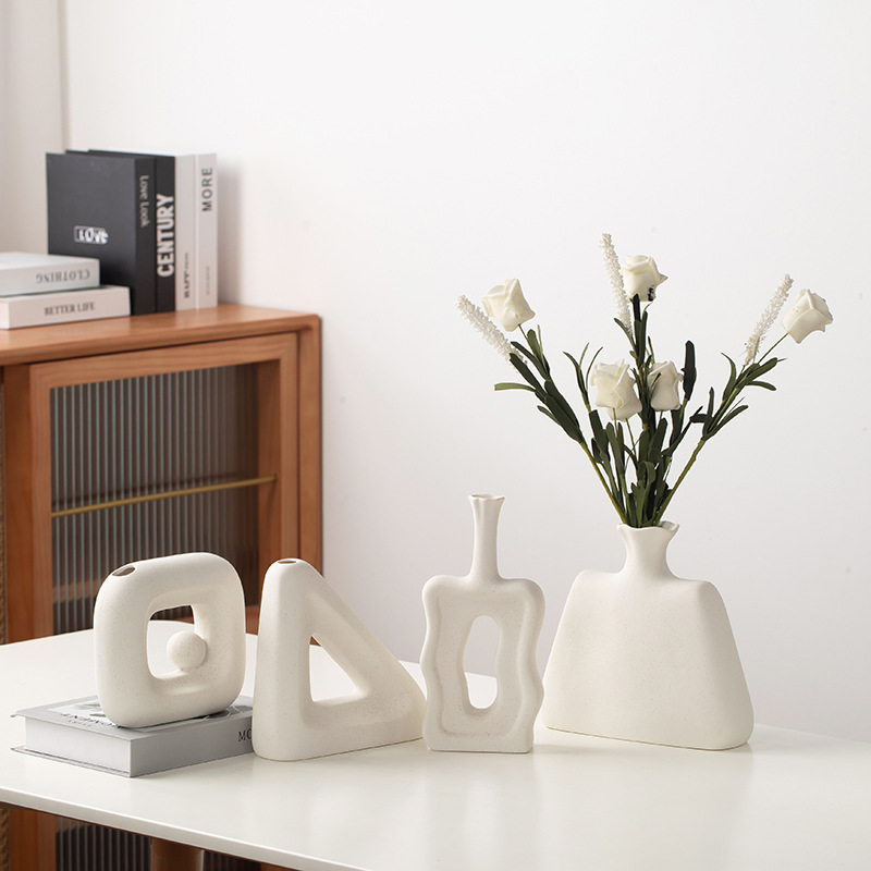 2026 European-style ceramic white vase, ins frosted and unfired creative flower arrangement, light Luxury home decoration accessory wholesale