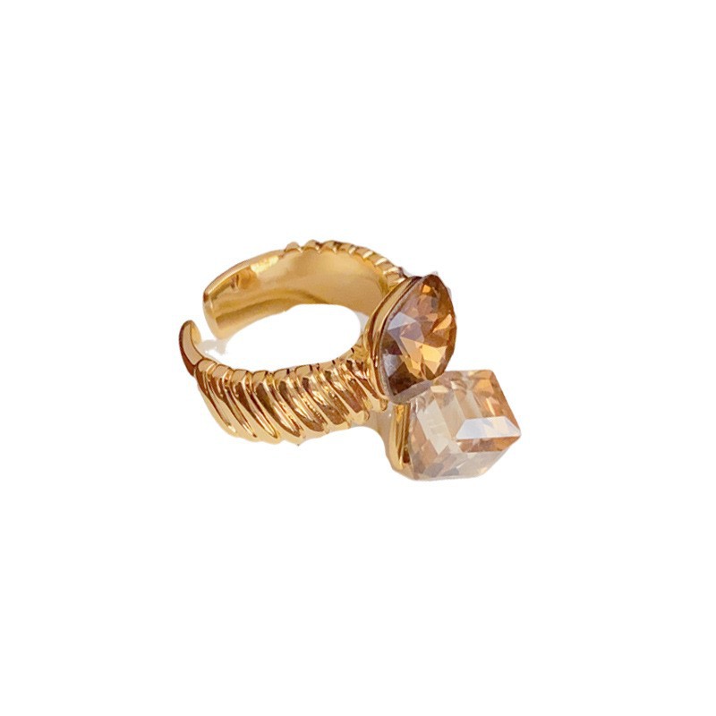 Wholesale of European and American cross-border personalized light luxury diamond-encrusted geometric open ring for women, with a unique and simple design sense Application Scenario