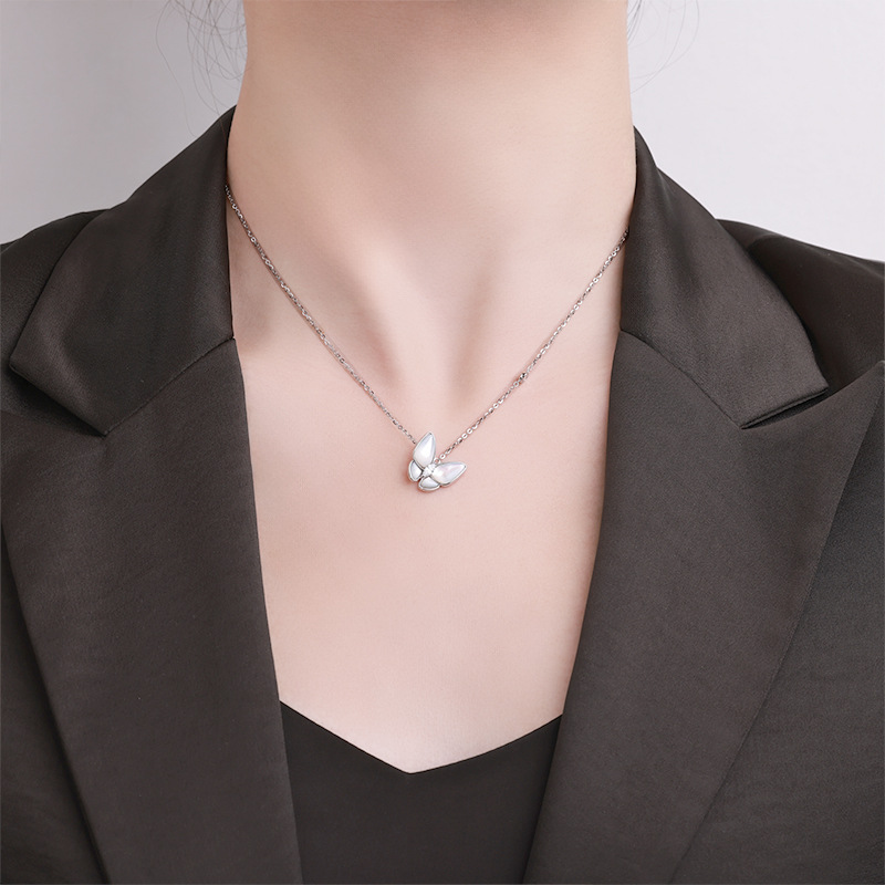 s925 Silver Mother-of-Pearl Butterfly Necklace for women, European and American fashion style, versatile animal pendant collarbone chain, one-piece delivery