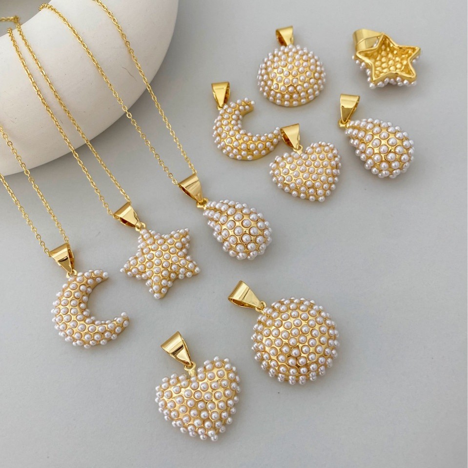 Elegant geometric heart necklace pendant with European and American style, copper-plated 18k heart-shaped round full pearl pendant details Picture