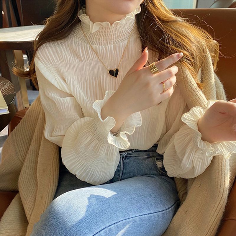 A stand-up collar apricot lace base layer shirt for women's Spring and Autumn 2024 new style, with fleece inside paired with chiffon shirt and black ear lace top Application Scenario