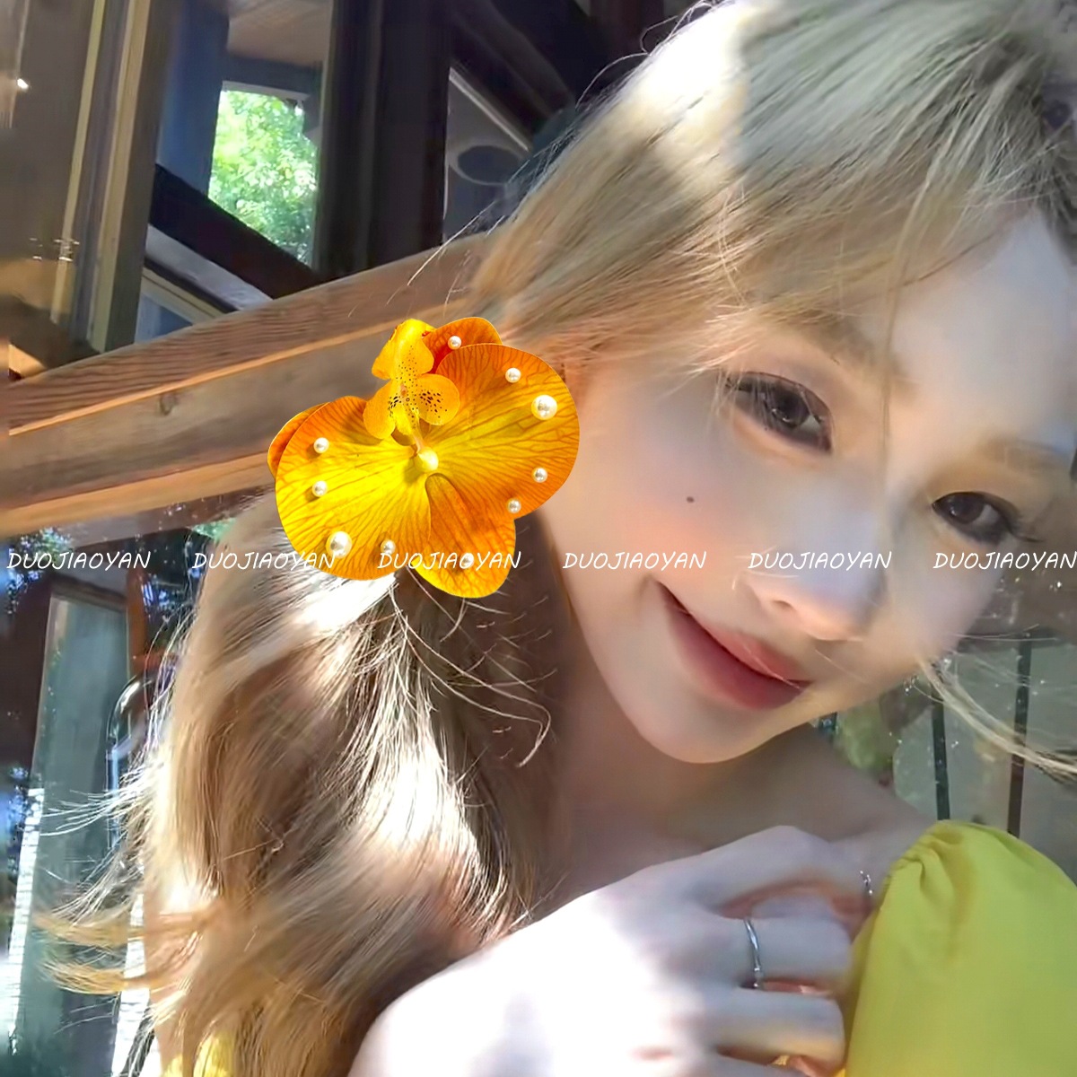 The new pearl Phalaenopsis hair band, a realistic flower beaded headpiece, is a trendy flower lady for a Hawaiian beach vacation Application Scenario