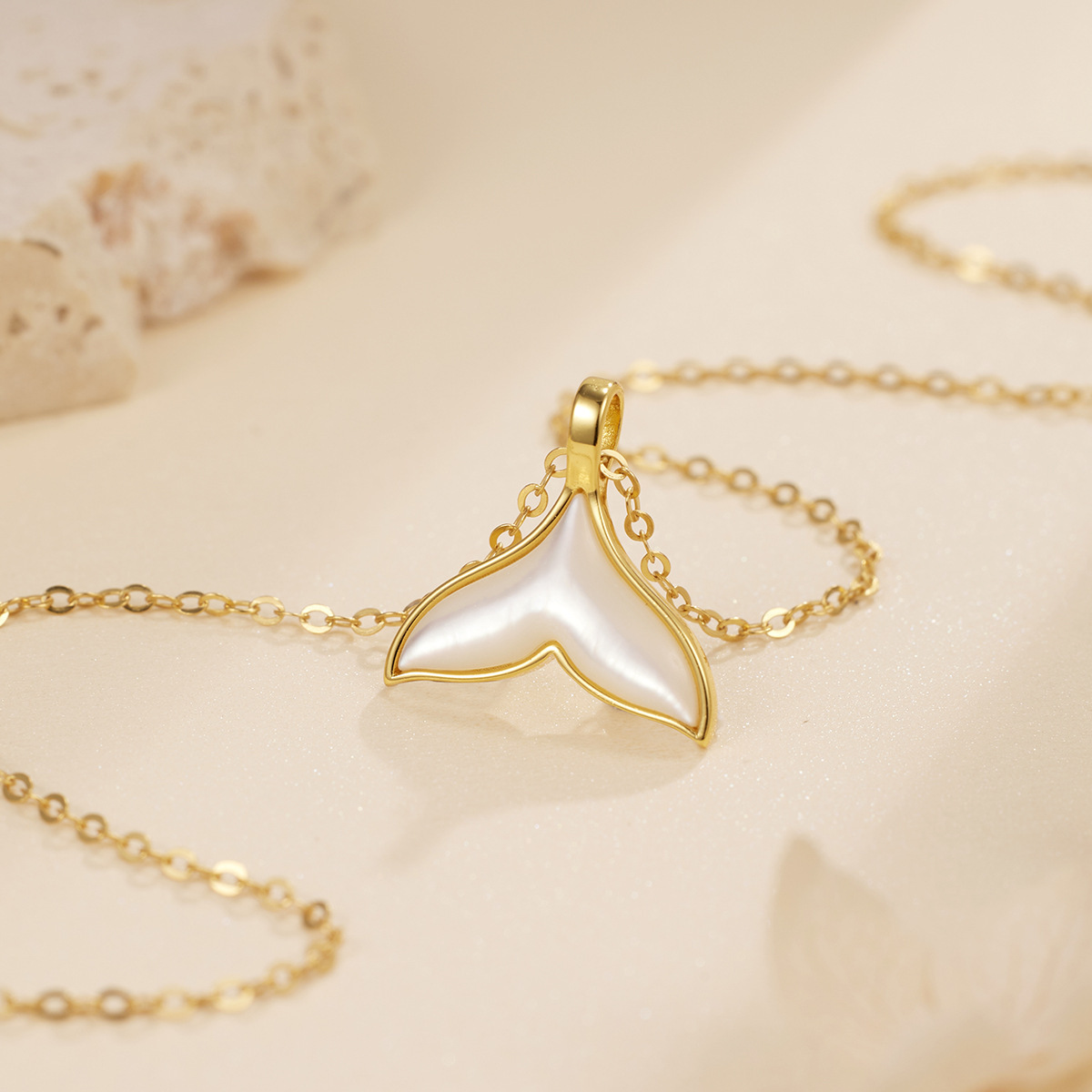 In 2025, a new fishtail necklace is a light luxury and niche accessory for women. I'll have you for the rest of my life. A collarbone chain is a birthday gift for my girlfriend Specification drawing