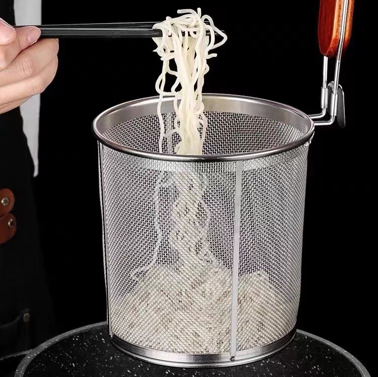 304 stainless steel spicy hot pot strainer, filter screen, large strainer for cooking noodles, strainer for soup and noodles, and a basket for blanching vegetables and noodles details Picture