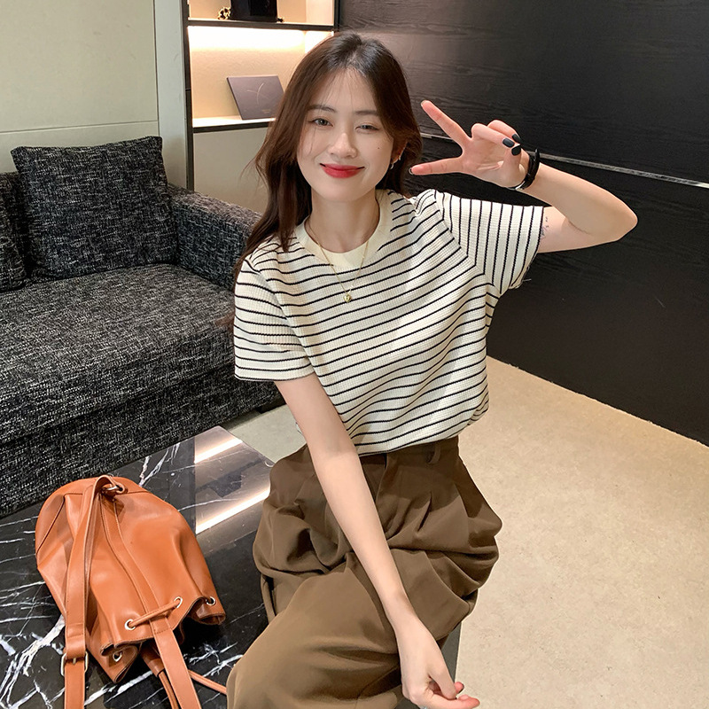Retro striped short-sleeved T-shirt for women, round-neck base layer, 2025 summer loose and casual student top trend Specification drawing