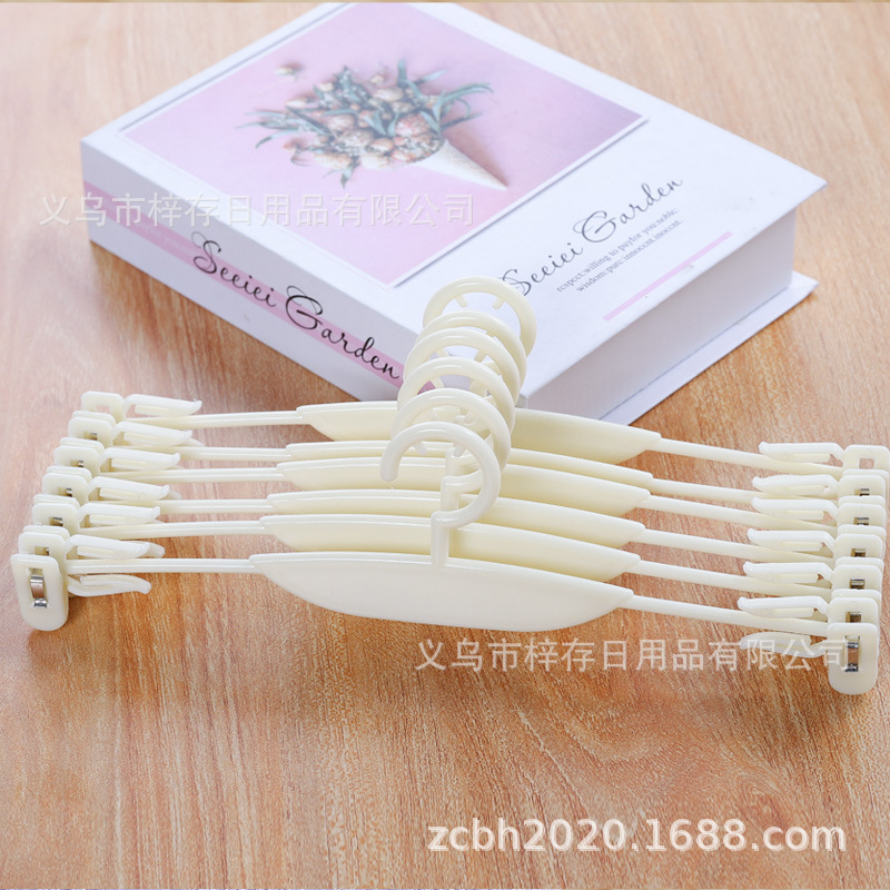 熟料软胶内衣架折不断内裤文胸通用款透明带夹子时尚塑料衣架内裤产品图