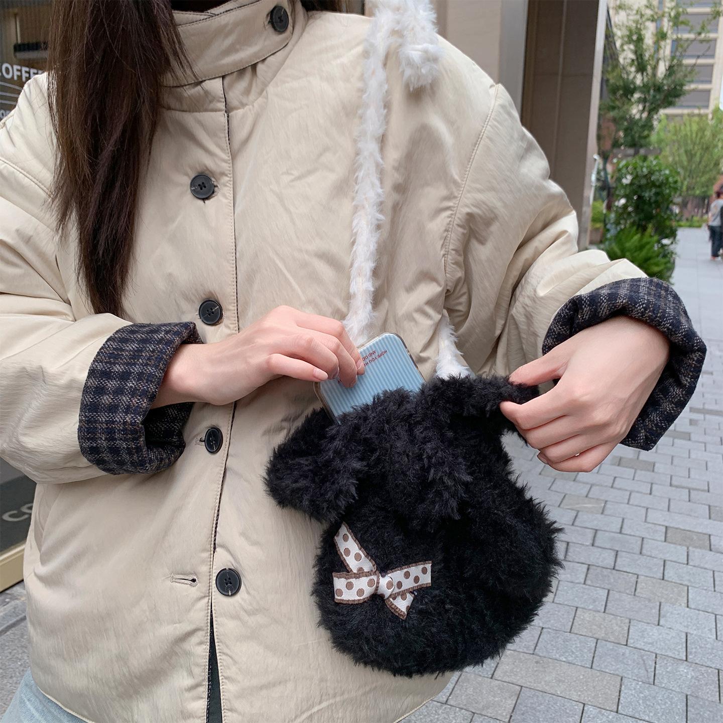 The 2025 new style of bear ear bow plush hat for women's season shows off the face. It's a small ear-protecting Lei Feng hat that keeps the ears warm Application Scenario