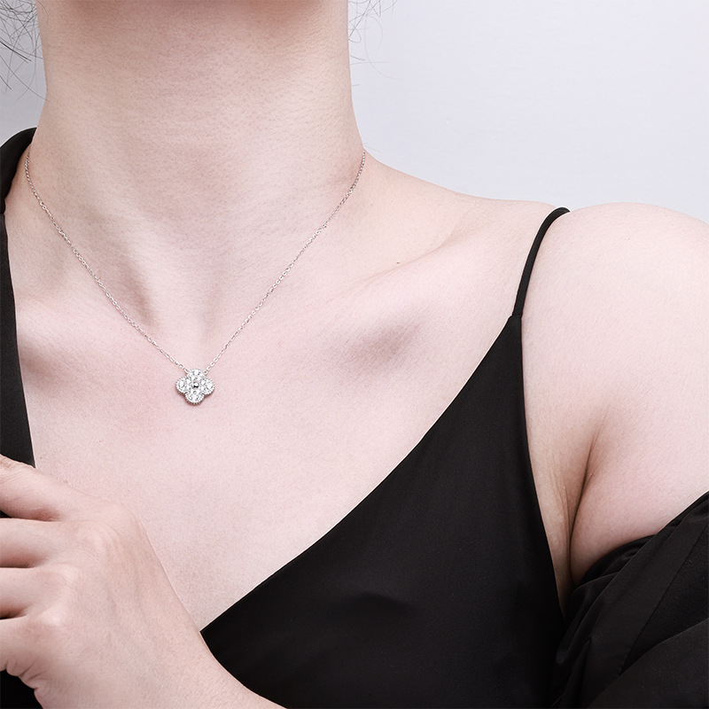 Cross-border clover light luxury fashion five-color necklace, high-end light luxury pendant, fashionable pure silver temperament collarbone chain
