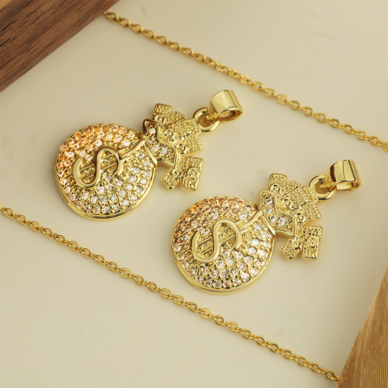 Wholesale of new 2024 zircon lucky New Year money bag copper-plated necklace, non-fading, design sense collarbone chain Application Scenario