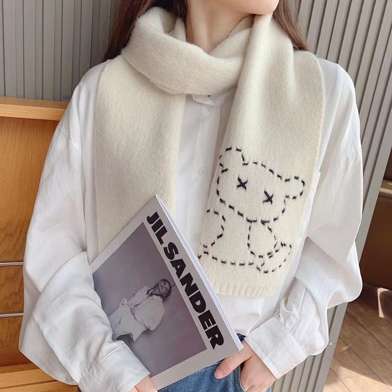 2022年手工缝线可爱萌熊毛线围巾女学生百搭秋冬季保暖围脖防寒