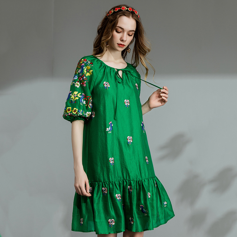 2325 Proverbs: Summer Style Silk fabric embroidered Loose round neck drawstring dress Specification drawing