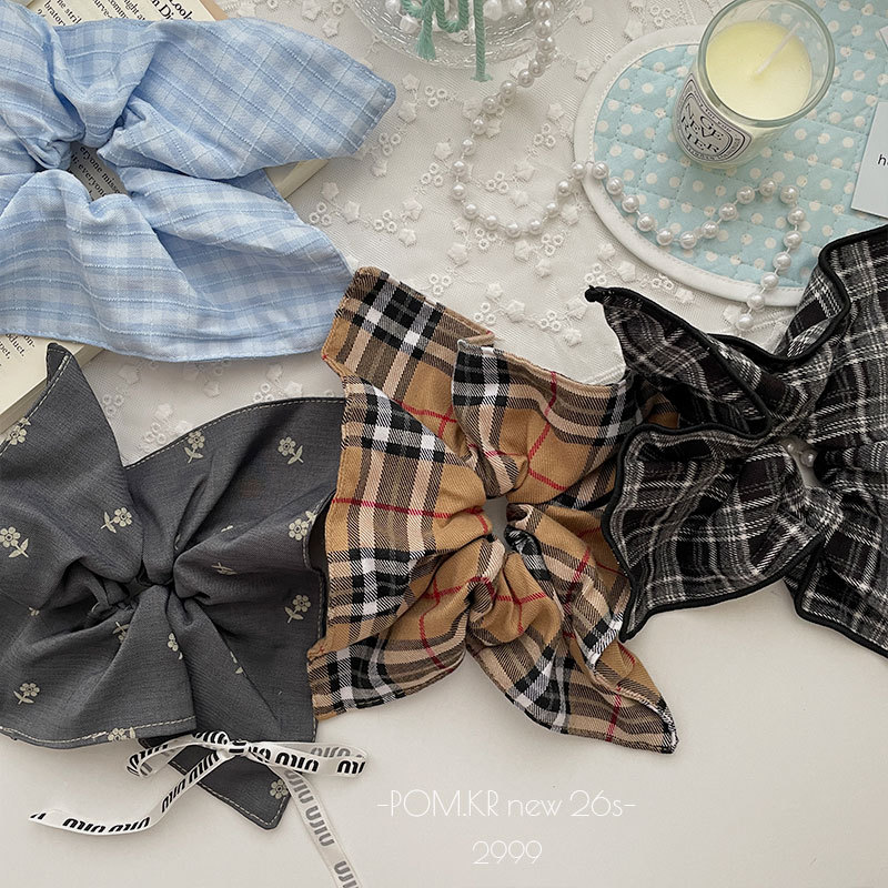 The retro checkered square large-sized hair band for autumn and winter, the same high-end girl's hair accessory as the blogger, with a low ponytail hair tie