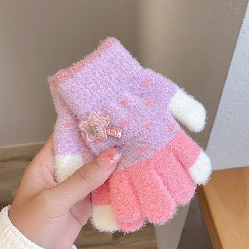 Wholesale of new autumn and winter children's cute bear warm gloves and baby winter knitted five-finger warm gloves Item Picture
