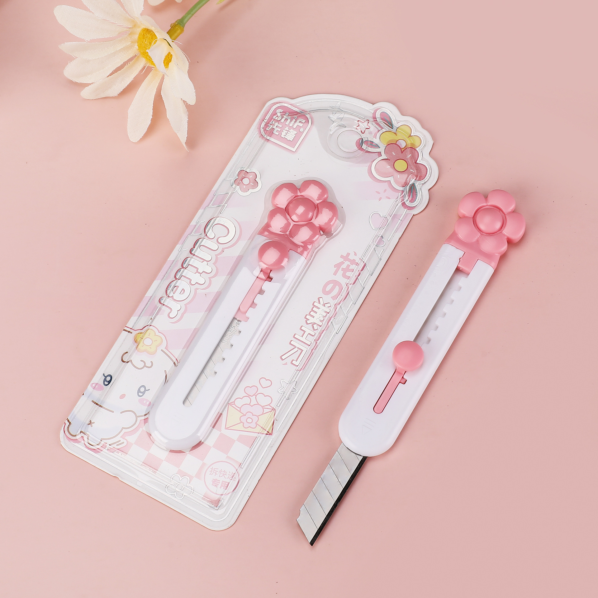 Pioneer 8178 Cartoon Flower Utility knife, parcel Unpacking small knife, paper cutting knife, wallpaper knife, hand knife, widely used by students details Picture