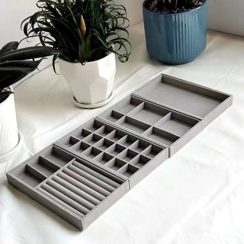 Multi-compartment jewelry box, anti-oxidation, anti-oxidation earrings, stud earrings, necklace accessories, exquisite and high-end jewelry storage box Application Scenario
