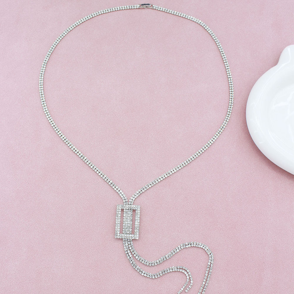 Autumn and winter sweater chains, cross-border export, long water diamond sweater chains, women's winter clothing accessories, necklaces, long and simple, factory direct supply Specification image