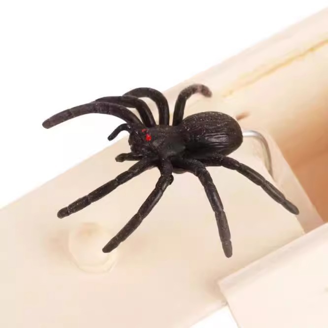 The same style of Douyin Internet celebrity "Scary Spider Wooden Box" April Fool's Day prank gift, scary surprise, prank toy prop Application Scenario