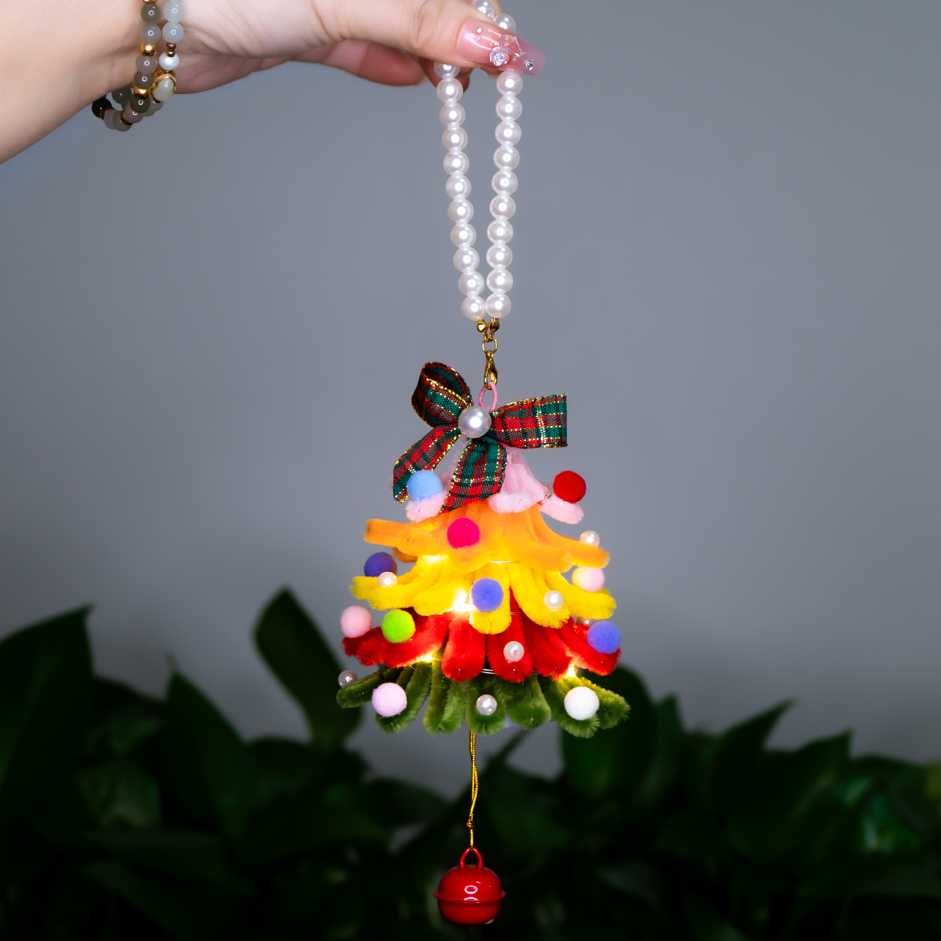 【 Handmade Twisty Stick Christmas Tree Pendant 】 Bag pendant, car decoration, hot sale at night market stalls, wholesale available Specification image