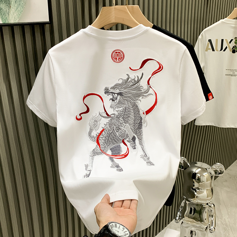 The new short-sleeved T-shirt for men in the summer of 2024 for the European station of the streetwear brand, featuring heavy industry Qilin embroidery, is a half-sleeved shirt for young people