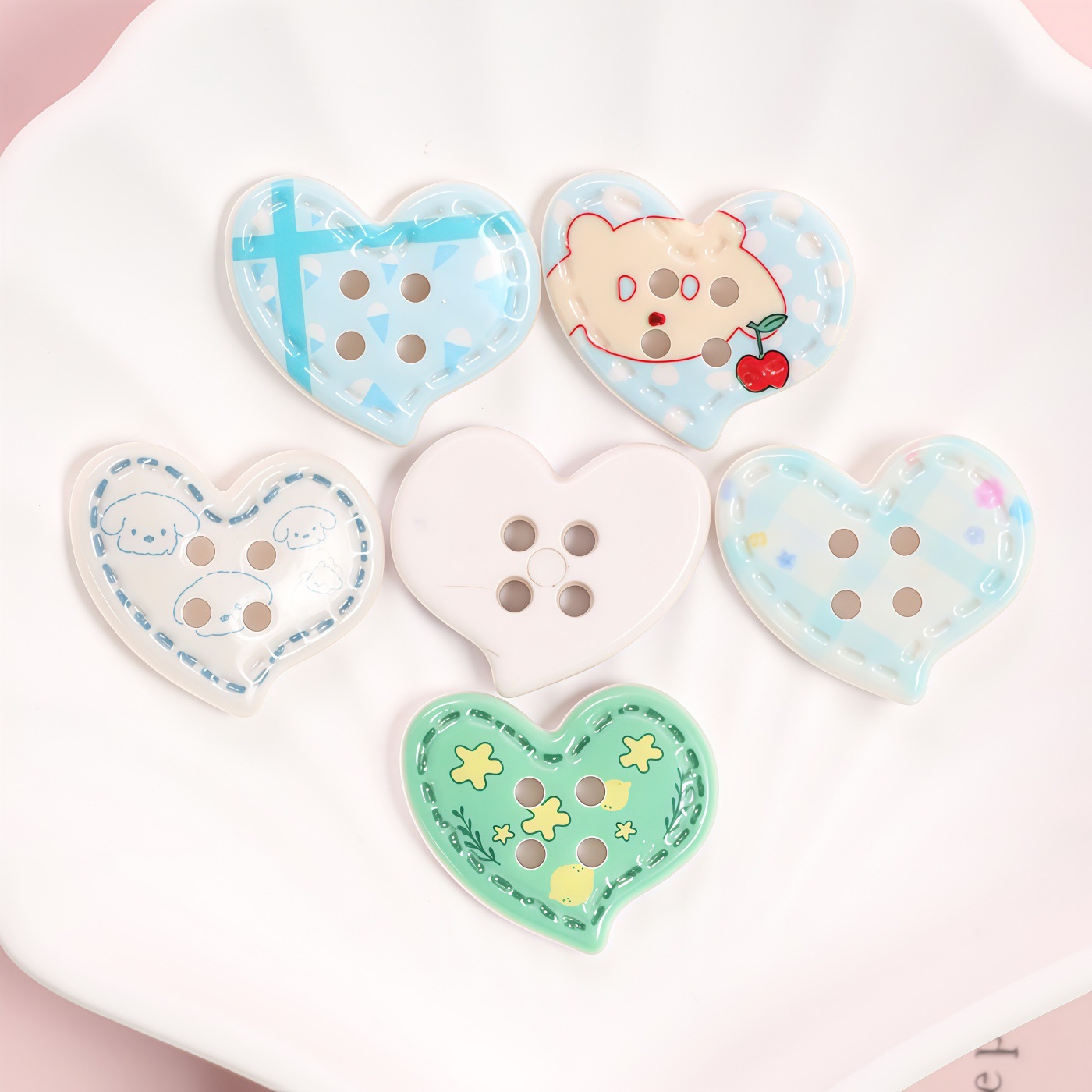Broche bordado acrílico corazón botones decoraciones holes zapatos bolsos ropa diy decoraciones accesorios al por mayor Specification image