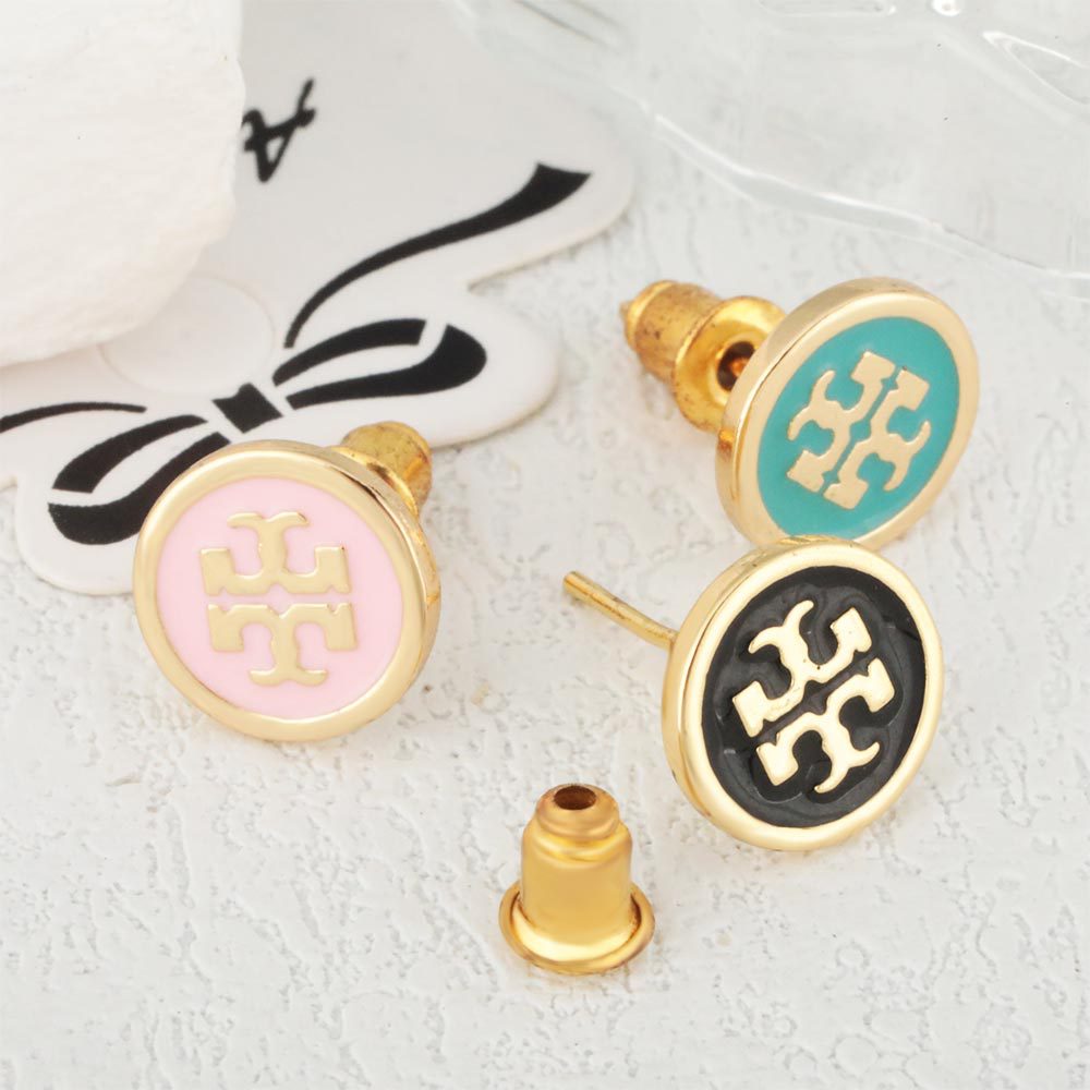 Honglu Cross-border Supply, new round oil-dripping stud earrings with copper plating and real gold, simple and elegant girls' earrings Application Scenario