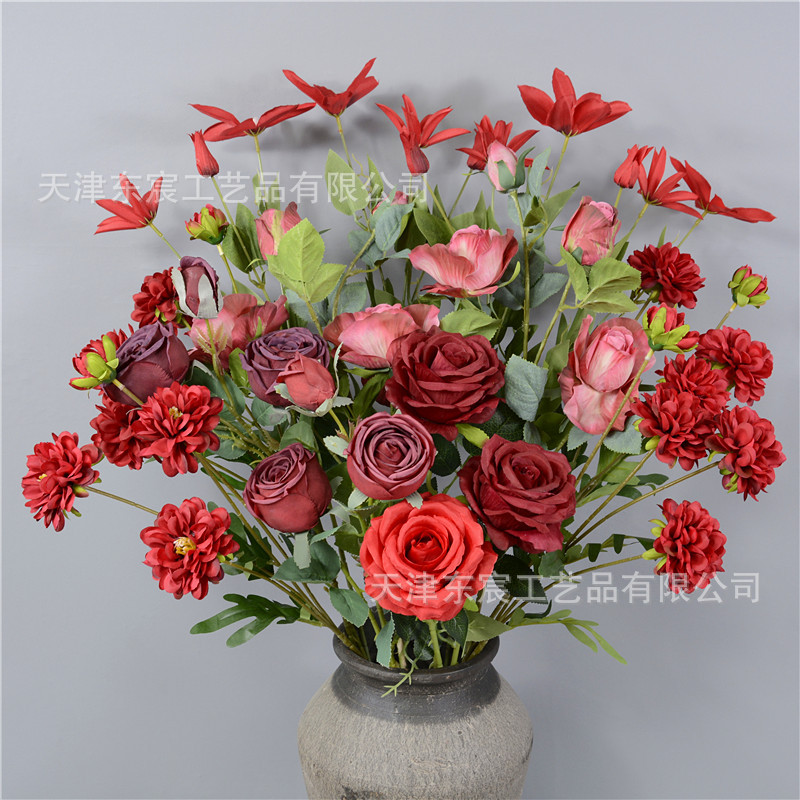The scene decoration of the birthday banquet with bright red flower materials, the arrangement of the Chinese-style wedding hall, the New Year's Eve flowers, and the flower arrangement of the money bucket Specification image
