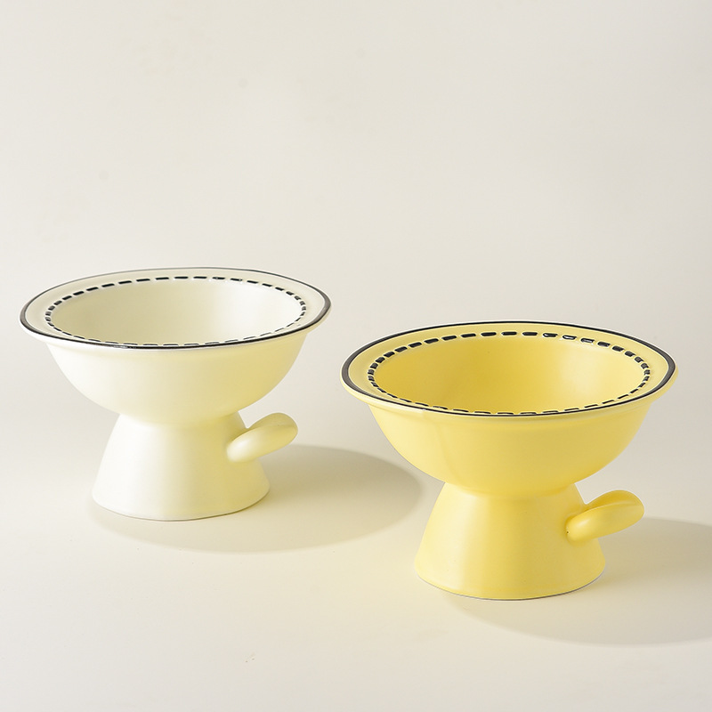Funnel yellow kitchen tools, durable, leak-proof, household filling accessories, multi-purpose Application Scenario