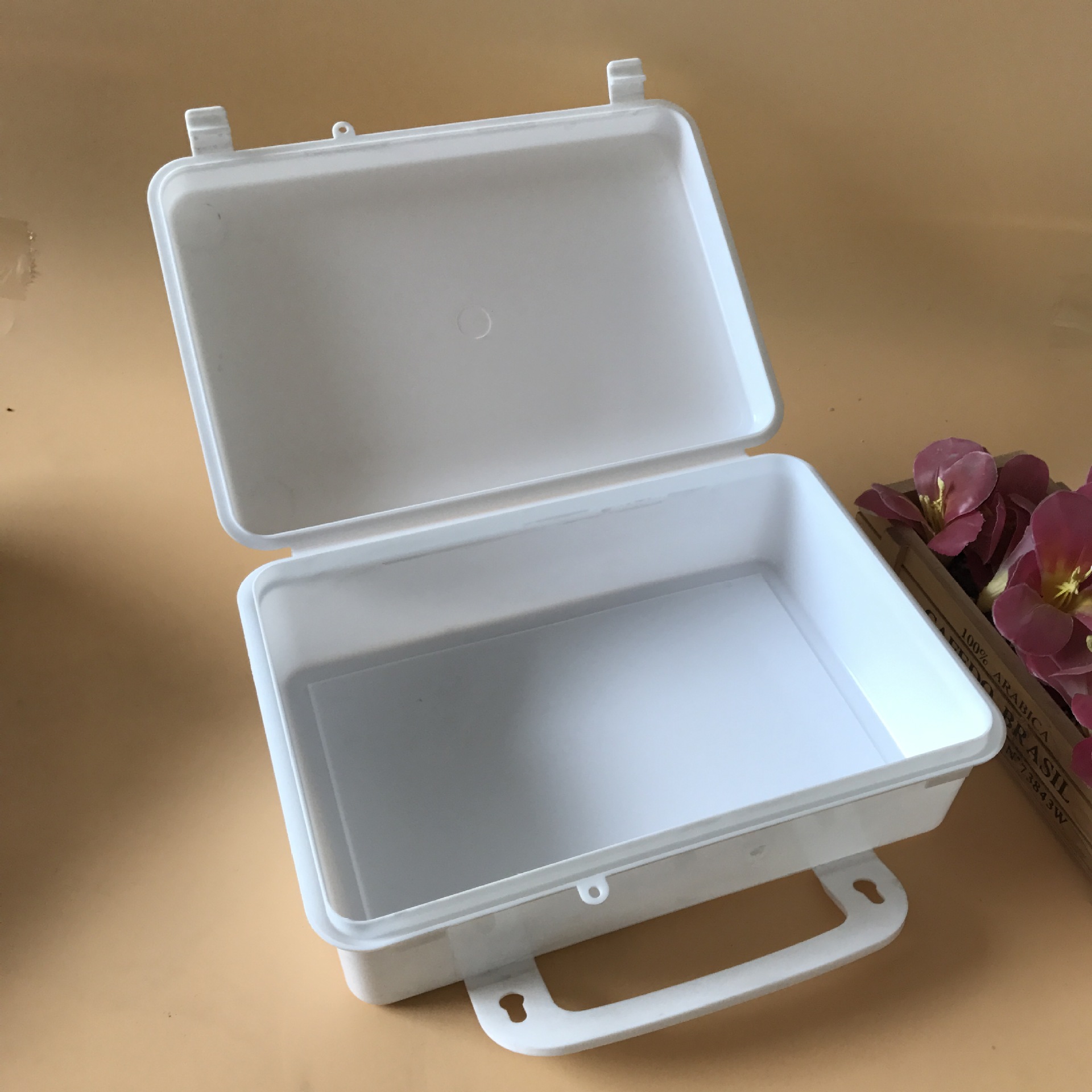 The wall-mounted portable emergency medicine kit, family small medicine box, and first aid kit can be printed with a logo details Picture