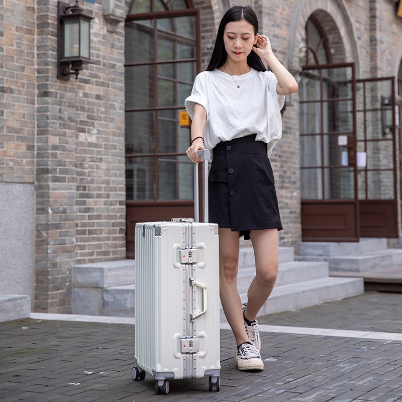 Suitcase, travel case, silent large capacity, sturdy aluminum frame, durable new universal wheel, combination case, student trolley case Application Scenario