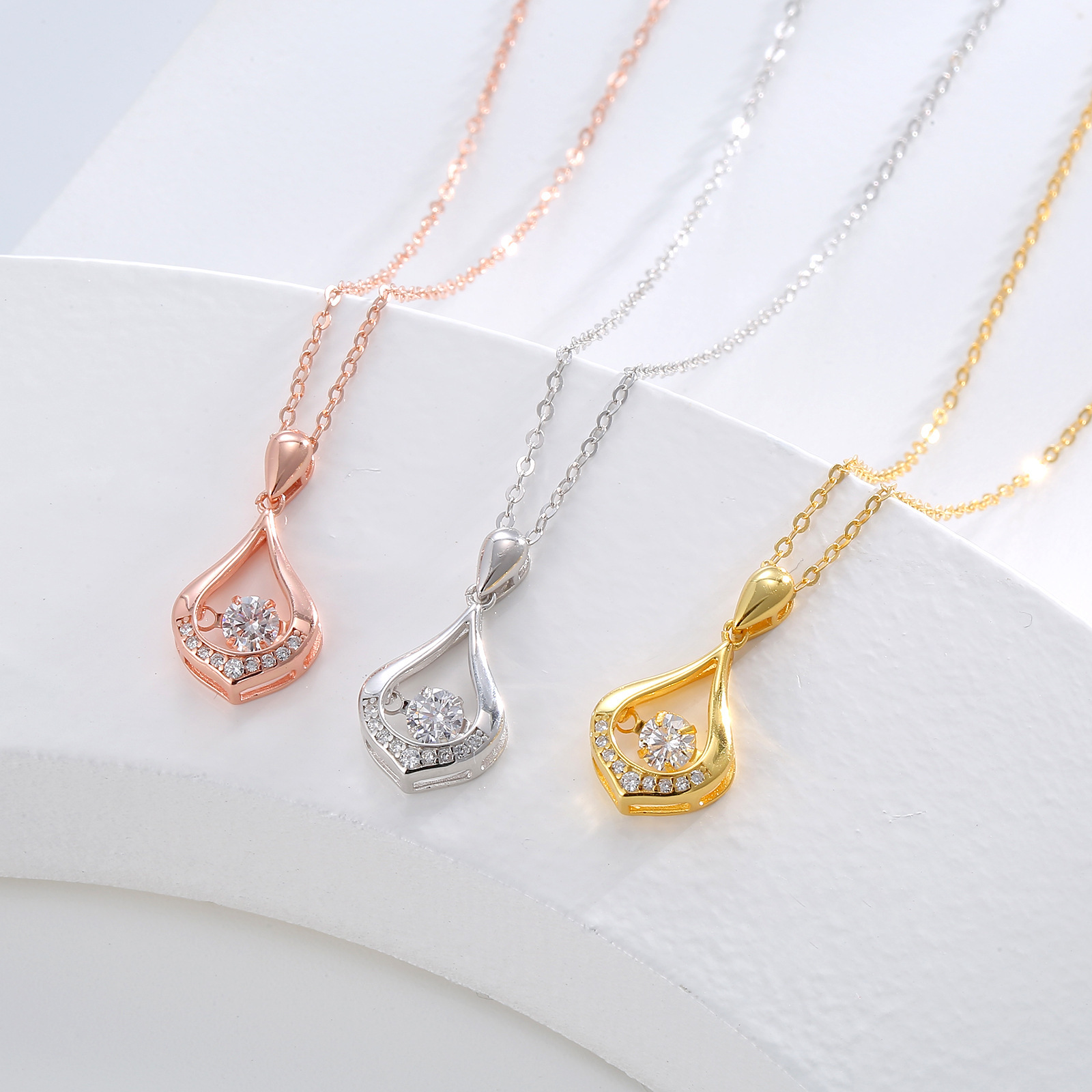 S925 sterling silver water drop dynamic European and American style necklace, British retro collarbone chain for women, high-end pendant manufacturer wholesale full figure