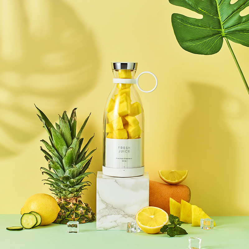 Household fruit juicer, portable mixing cup, rechargeable juice cup, milkshake customization, small fruit and vegetable juicer cup details Picture