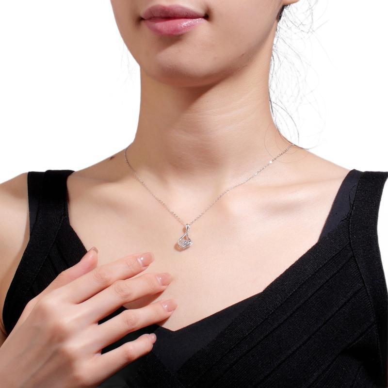 S925 sterling silver water drop dynamic European and American style necklace, British retro collarbone chain for women, high-end pendant manufacturer wholesale Item Picture