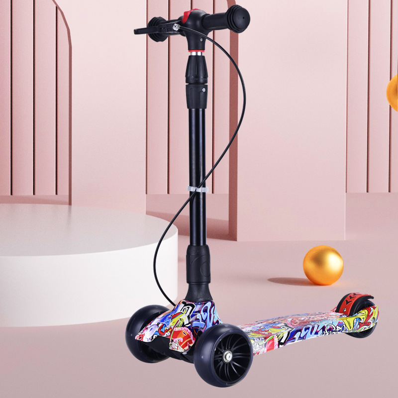 工厂批发儿童3-6-8-12岁PU闪光大轮带手刹水转印踏板可折叠滑板车