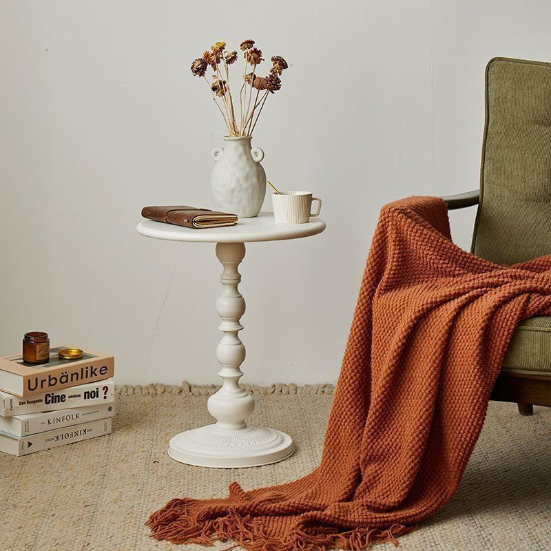 Light luxury sofa side table, living room small coffee table side table, retro corner table, iron headboard for storage, small round table on the balcony Application Scenario
