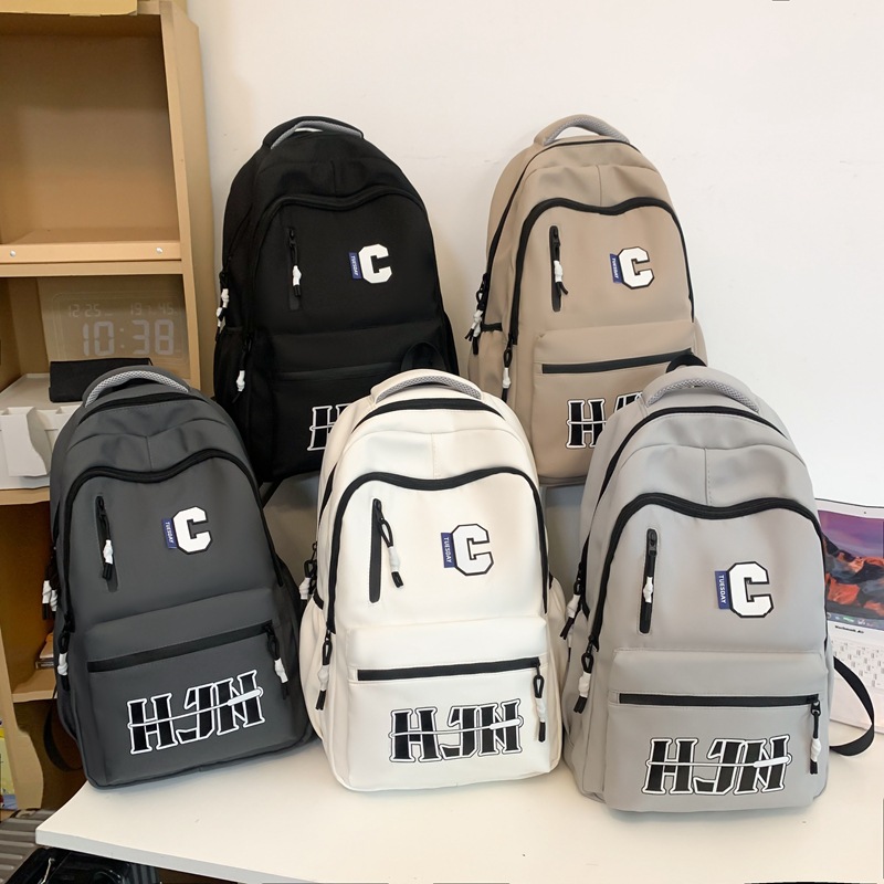 Backpacks for fashionable women, large-capacity travel computer backpacks for men, casual bags for junior high school, senior high school and primary school students Application Scenario
