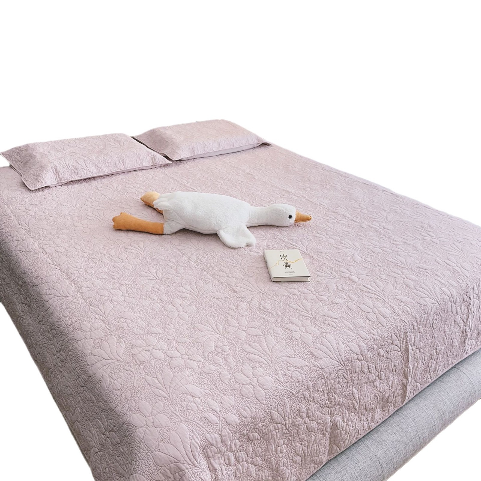 Cross-border foreign trade all-cotton embroidered enzyme sand-washed bed cover three-piece set quilted cotton-padded anti-slip bed sheet craft home textile Item Picture