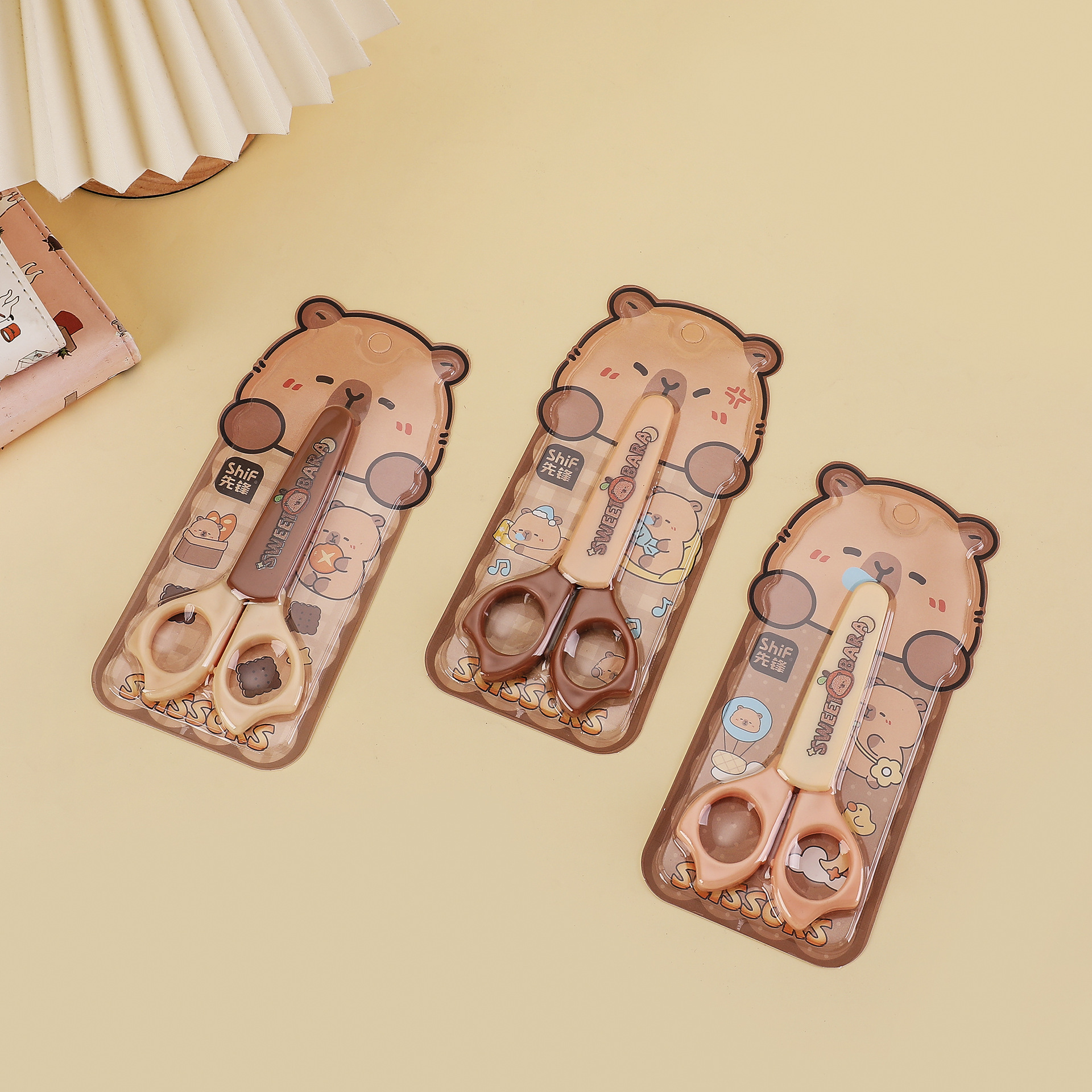 Pioneer 1297 Cartoon Guinea Pig Student Scissors, Children's Scissors, Learning Stationery, Special Scissors for Hand paper-cutting details Picture