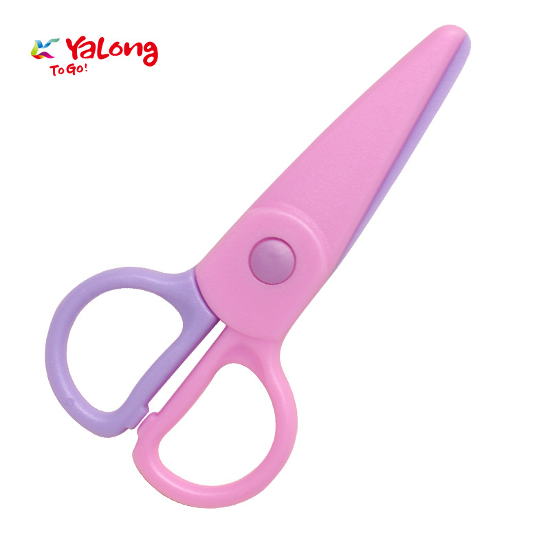 The 2021 best-selling student supplies paper scissors have just arrived. The pastel design plastic body safety scissors are for children to use details Picture